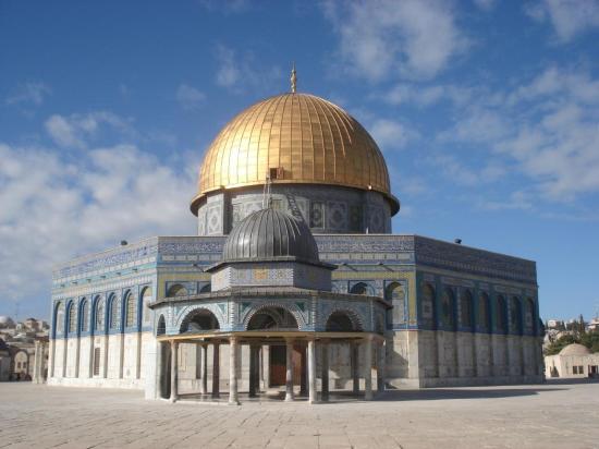 Храмовая гора. Куббат а-Цахра и Куббат а-Сильселя