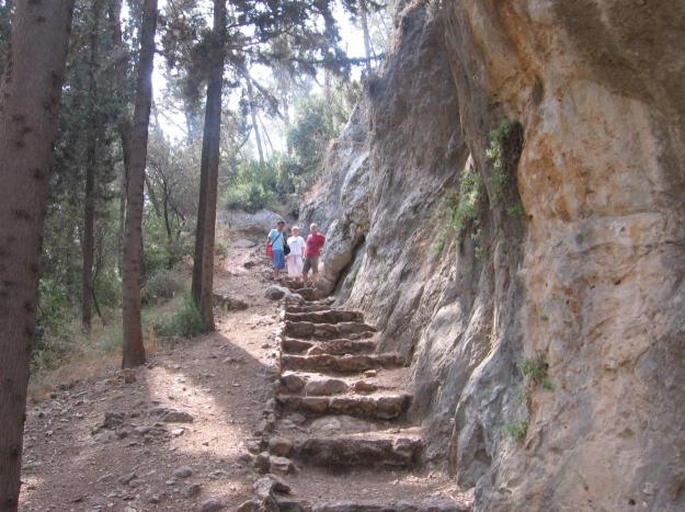 ВХОД В ТУННЕЛЬ К ИСТОЧНИКУ ''САТАФ ''